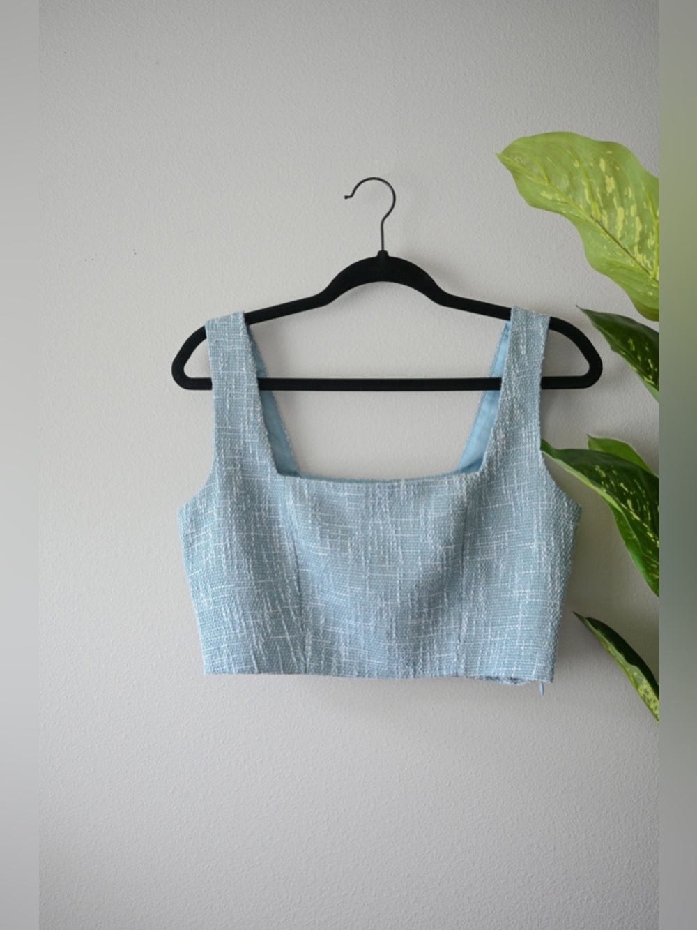 Lulu's Crop Top - Picture 3 of 6